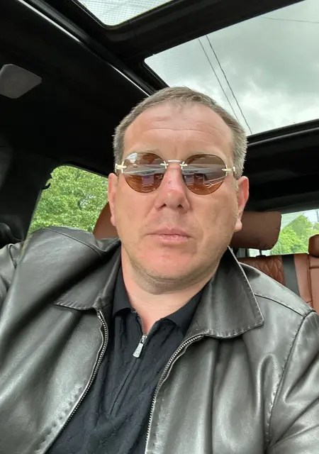 Stas из Москвы, ищу на сайте знакомства на одну ночь