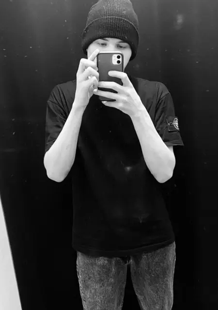 Макс из Братска, мне 22, познакомлюсь для открытые отношения