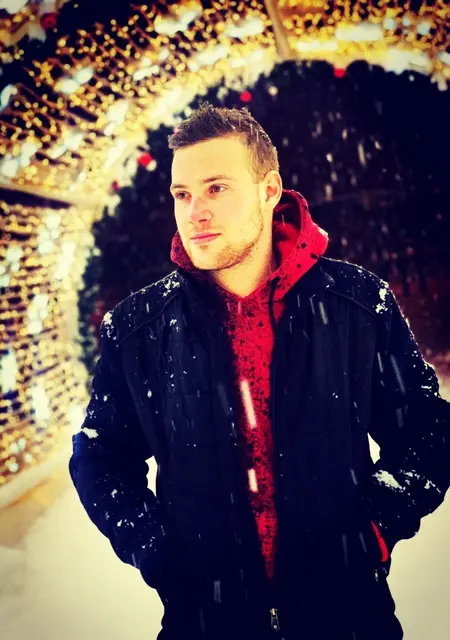 Я Ivan, 22, из Смоленска, ищу знакомства без обязательств