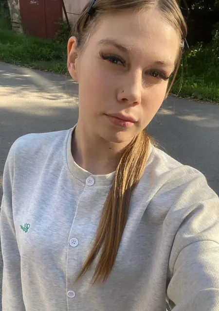 Я Алина, 20, знакомлюсь для постоянных отношений в Москве
