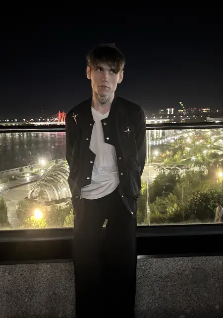 Я Кирилл, 21, знакомлюсь для вирта в Казани