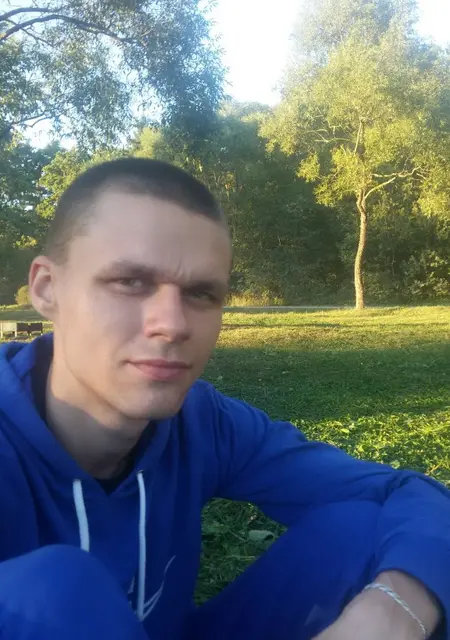 Вадим из Петродворца, ищу на сайте знакомства на одну ночь