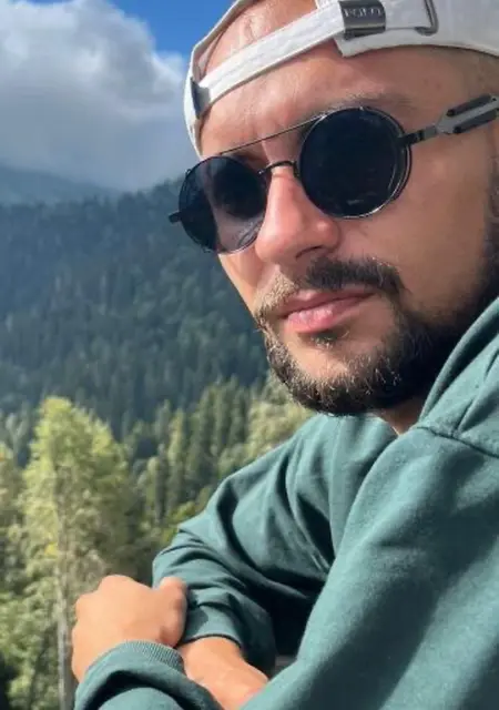 Я Александр, 27, из Москвы, ищу знакомство для совместных путешествий