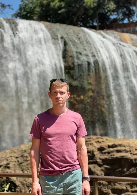 Владислав из Надыма, мне 32, познакомлюсь для приятного времяпровождения