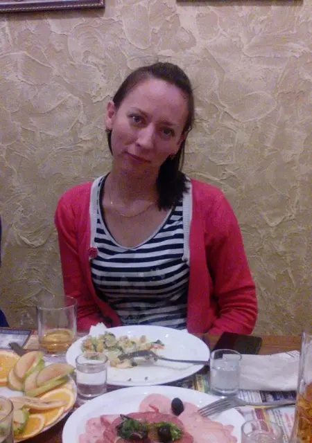 Я Гузелия, 43, знакомлюсь для дружбы в Казани