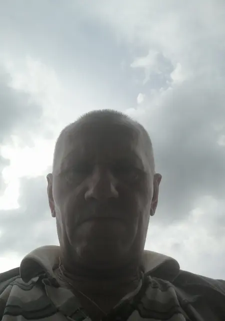 Я Александр, 56, из Омска, ищу знакомства без обязательств