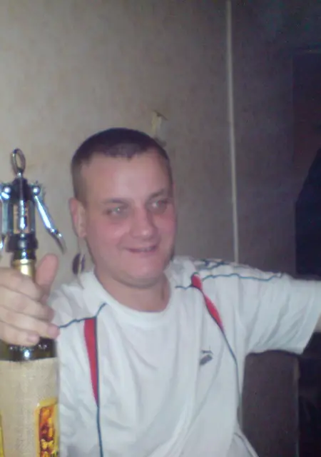 Саша из Коломны, мне 43, познакомлюсь без обязательств