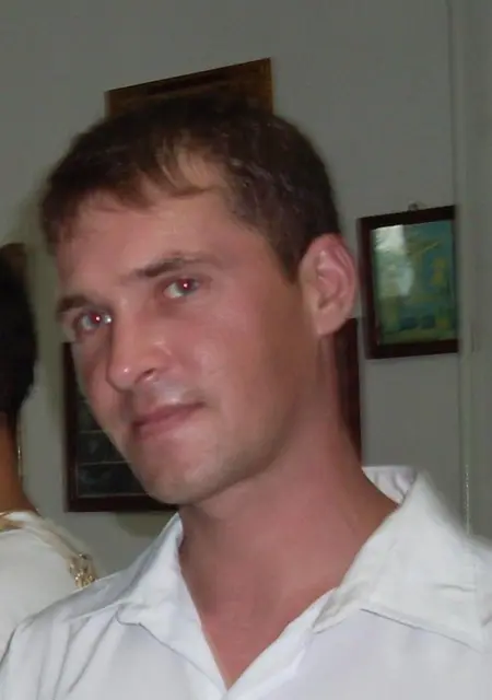 Я Zden, 47, из Артема, ищу знакомства без обязательств