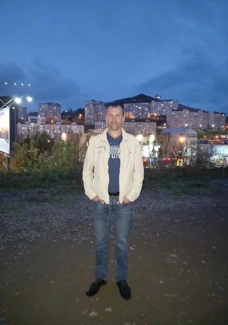 Я Игорь, 42, знакомлюсь без обязательств в Новосибирске