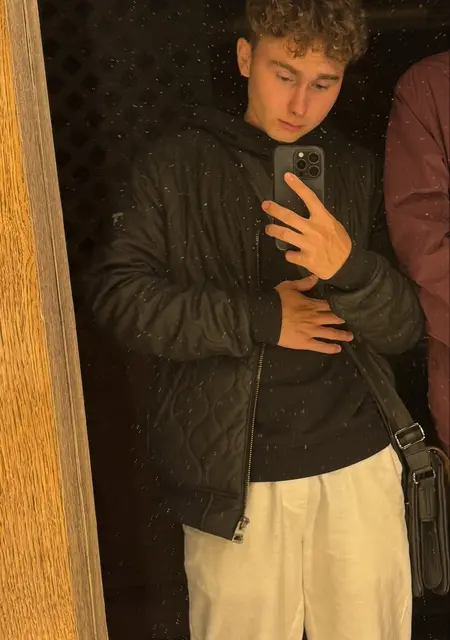 Antoine из Тюмени, ищу на сайте знакомства без обязательств