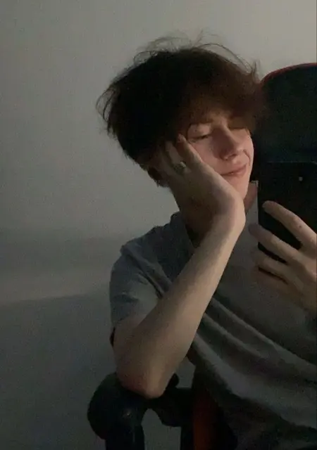 Я Миша, 20, знакомлюсь для вирта в Ижевске