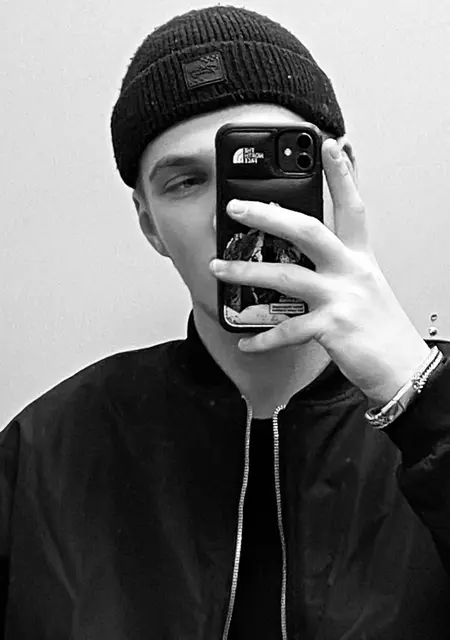 Я Сергей, 20, из Хабаровска, ищу знакомство для общения