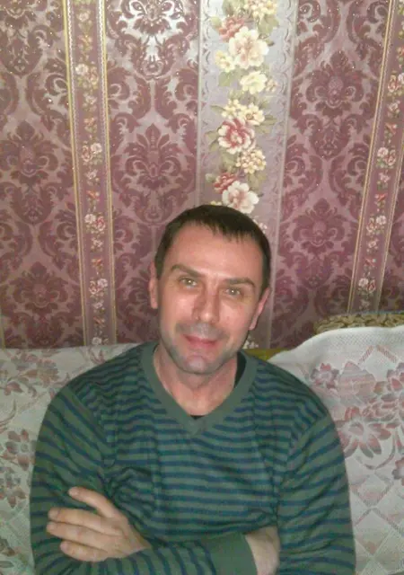 Я Влад, 54, из Таганрога, ищу знакомство для общения
