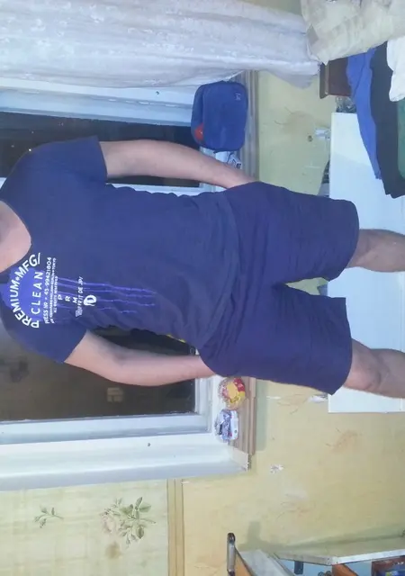 Андрей из Ивангорода, мне 40, познакомлюсь на одну ночь