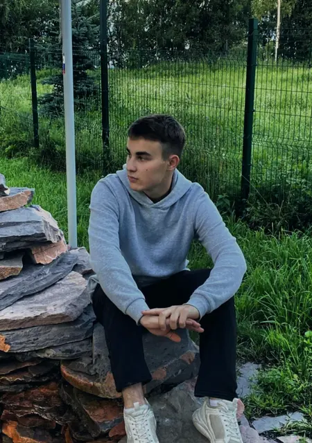 Илья из Петрозаводска, мне 20, познакомлюсь без обязательств