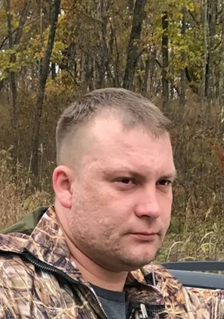 Владимир из Артема, мне 43, познакомлюсь для приятного времяпровождения