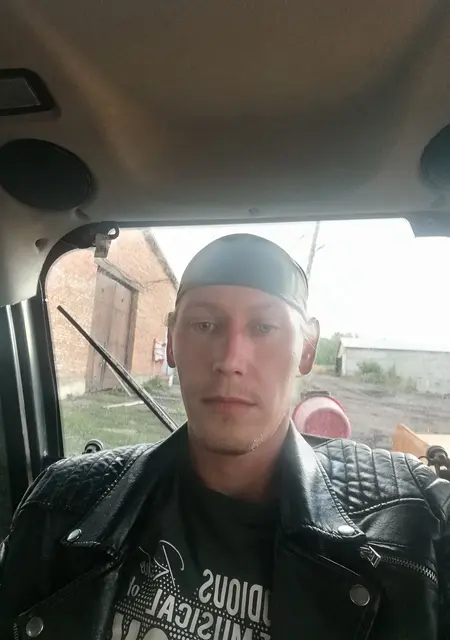 Я Денис, 34, из Бугульмы, ищу знакомства без обязательств