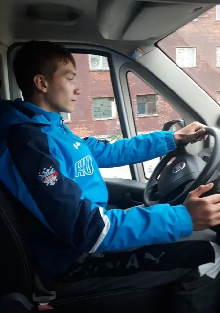 Я Сергей, 21, знакомлюсь на одну ночь в Усолье-Сибирском