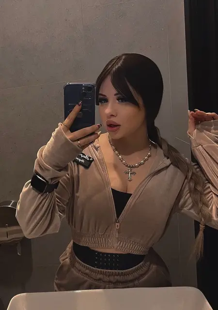 Софья из Ставрополя, мне 24, познакомлюсь без обязательств