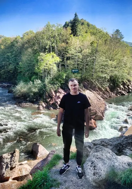 Я Василий, 29, знакомлюсь на одну ночь в Майкопе