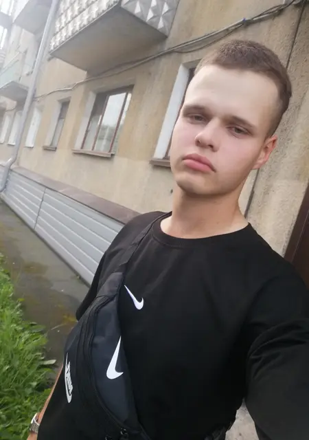 Я Илья, 22, знакомлюсь на одну ночь в Мысках