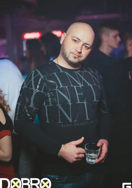 Я Владимир, 42, знакомлюсь без обязательств в Пензе