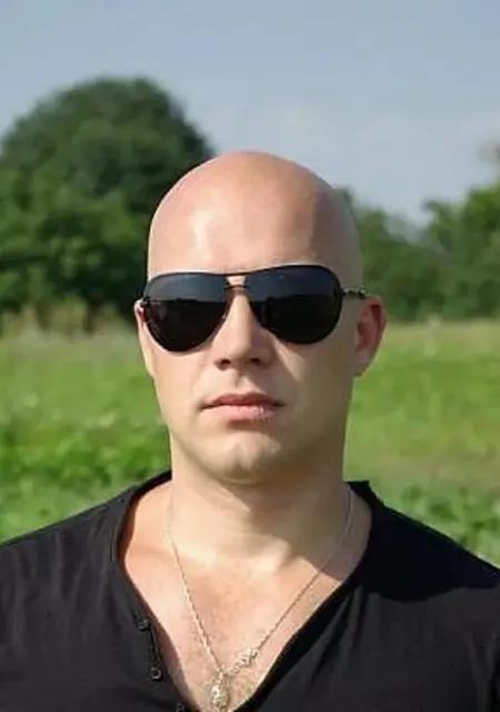 Я Антон, 40, знакомлюсь для открытые отношения в Омске