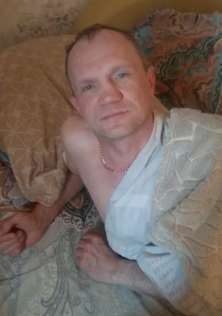 Я Александр, 55, из Губахи, ищу знакомство