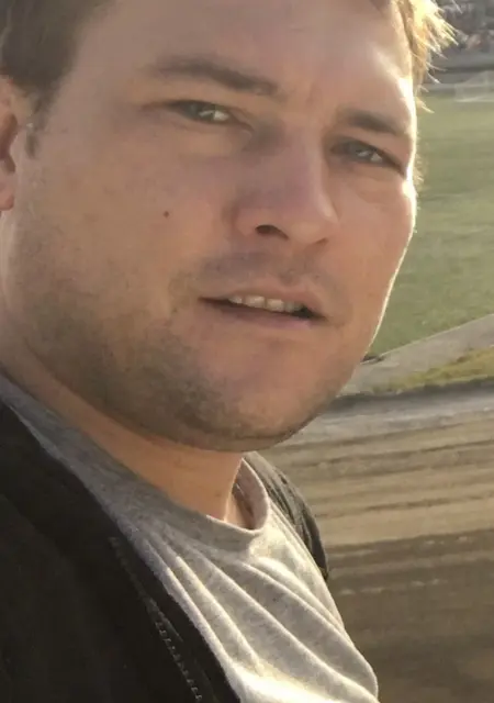 Марат из Бузулука, мне 40, познакомлюсь на одну ночь