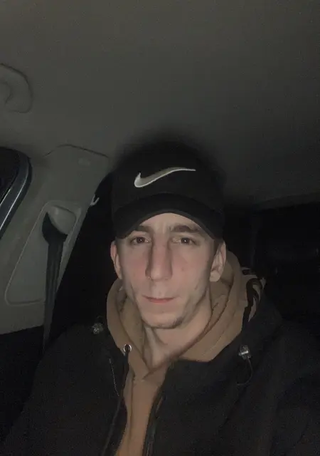 Тимур из Курска, ищу на сайте знакомства на одну ночь