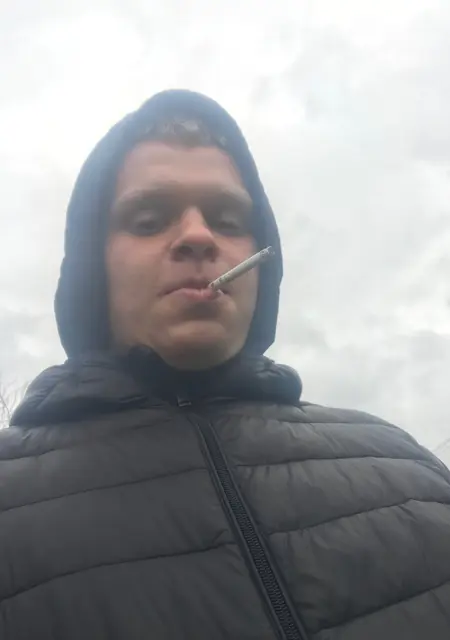 Артем из Электроуглей, мне 22, познакомлюсь для общения