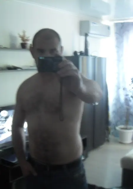 Евгений из Магнитки, мне 42, познакомлюсь на одну ночь