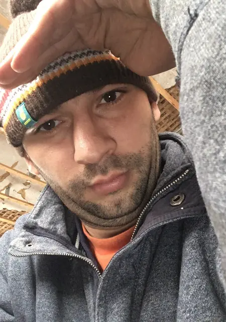 Я Максим, 35 років з Novohrad-Volynskyi, шукаю знайомства без зобов'язань