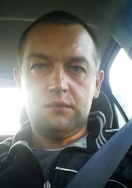 Я Дмитрий, 42, из Барановичей, ищу знакомства на одну ночь