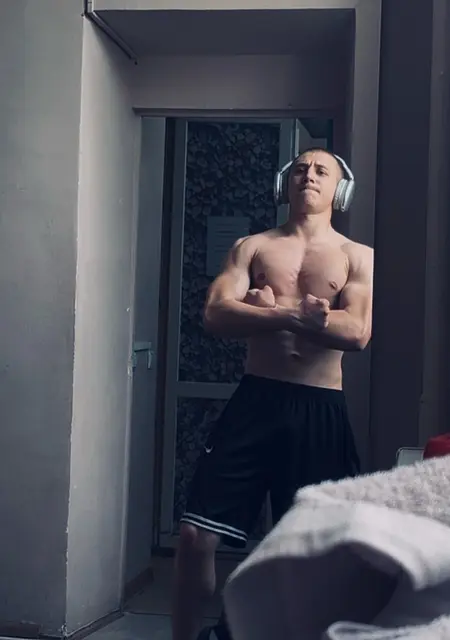 Владимир из Санкт-Петербурга, мне 18, познакомлюсь для общения