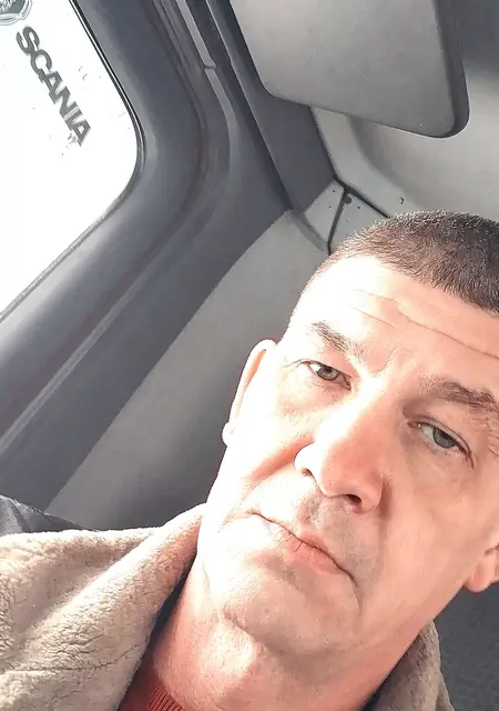 Я Сергей, 42, знакомлюсь для открытые отношения в Новосибирске