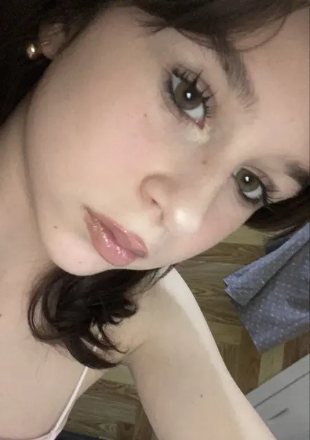 Эмилия из Астрахани, ищу на сайте постоянные отношения