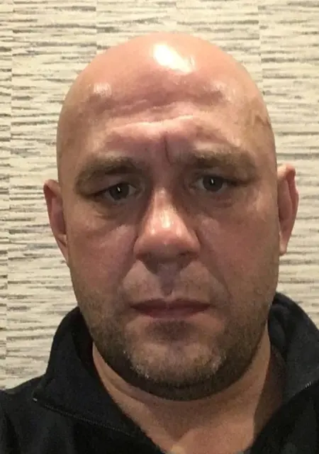 Виталий из Мурманска, ищу на сайте знакомства на одну ночь