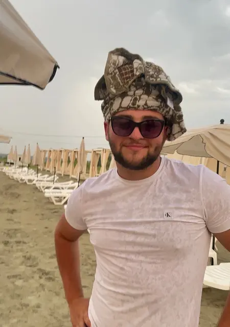 Артур из Курска, мне 20, познакомлюсь без обязательств