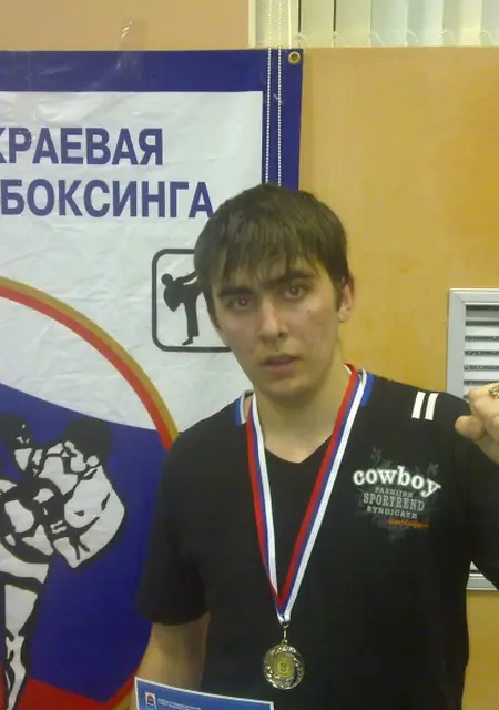 Я Фарик, 36, из Елизова, ищу знакомство для дружбы