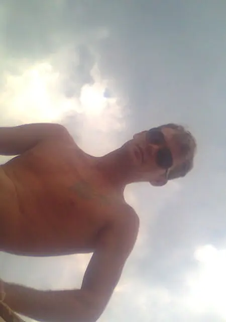 Александр из Каменска, мне 44, познакомлюсь без обязательств