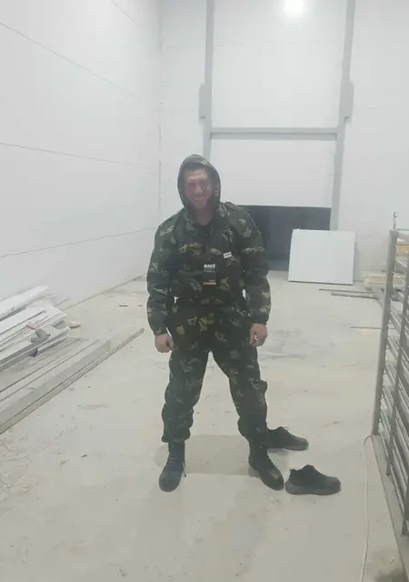 Я Димон, 40, знакомлюсь на одну ночь в Белгороде