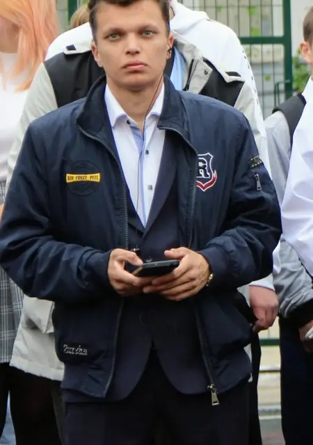 Я Анатолий, 23, из Чайковского, ищу знакомства на одну ночь