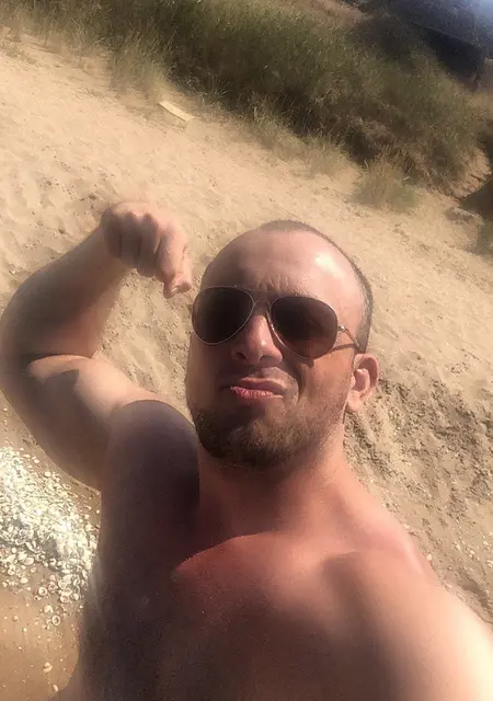 Роман из Абакана, мне 40, познакомлюсь на одну ночь