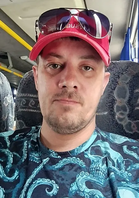 Я Дмитрий, 41, знакомлюсь без обязательств в Новосибирске