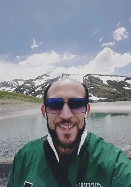 Я Адриан, 38, из Ставрополя, ищу знакомство для приятного времяпровождения