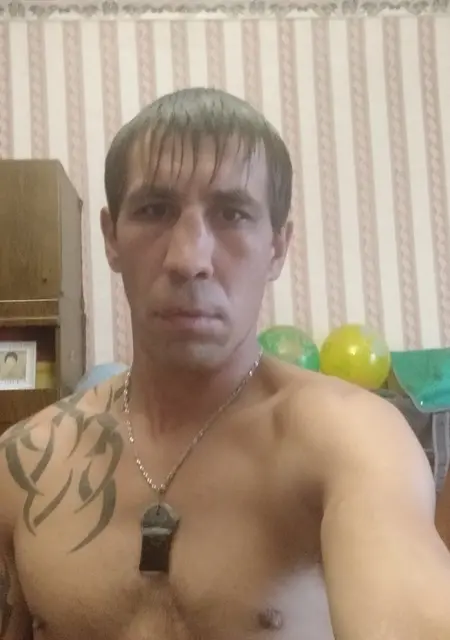 Я Олег, 40, знакомлюсь без обязательств в Слюдянке