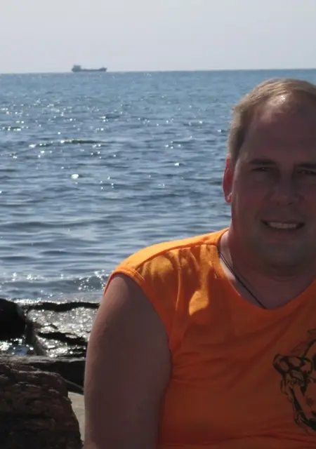 Михаил из Хабаровска, ищу на сайте знакомства на одну ночь