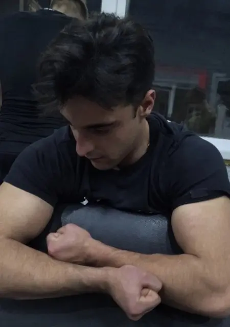 Я Евгений, 24, из Тулы, ищу знакомство для приятного времяпровождения