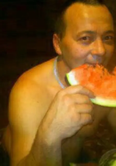 Колян из Ялуторовска, ищу на сайте знакомства на одну ночь